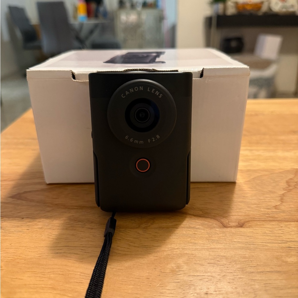 Canon Black powershot v 10 like new